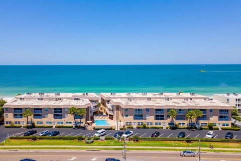 Condominio en alquiler en Belleair Beach, Florida, 2 dormitorios, 98.94 m2 № 1842242 - foto 1