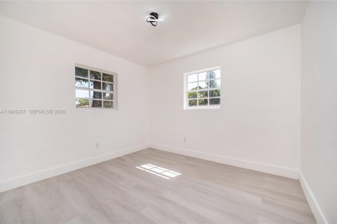 House in Miami Gardens, Florida 4 bedrooms, 135.64 sq.m. № 2030764 - photo 21