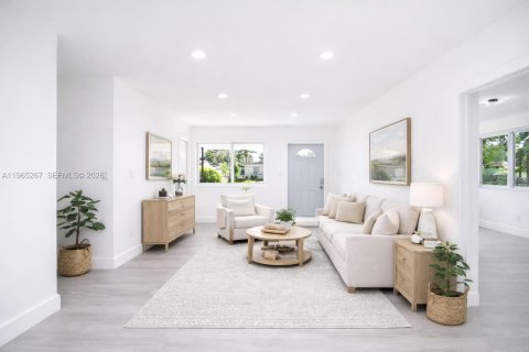 House in Miami Gardens, Florida 4 bedrooms, 135.64 sq.m. № 2030764 - photo 6