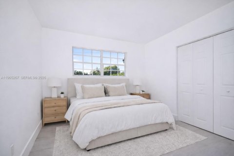 House in Miami Gardens, Florida 4 bedrooms, 135.64 sq.m. № 2030764 - photo 12