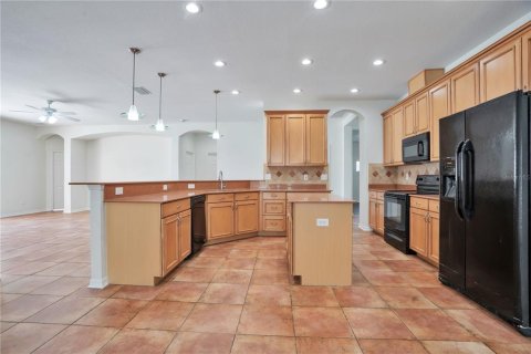 House in Ruskin, Florida 4 bedrooms, 282.24 sq.m. № 2208635 - photo 17