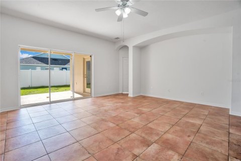House in Ruskin, Florida 4 bedrooms, 282.24 sq.m. № 2208635 - photo 10