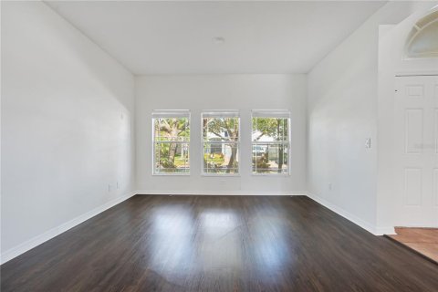 House in Ruskin, Florida 4 bedrooms, 282.24 sq.m. № 2208635 - photo 4