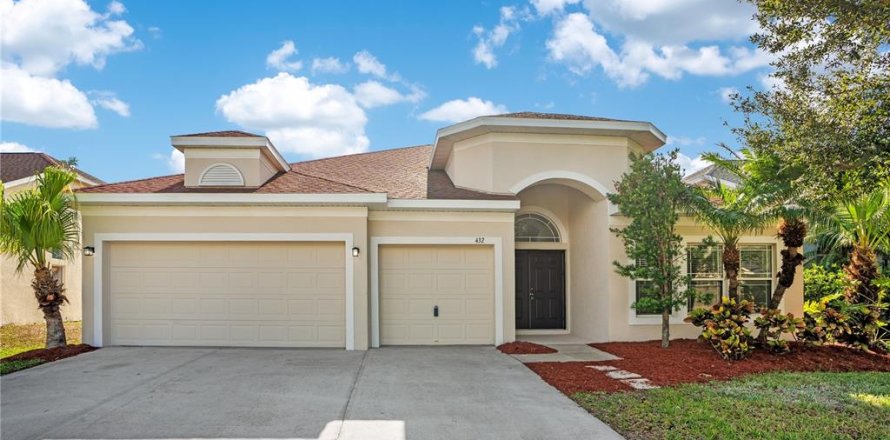 House in Ruskin, Florida 4 bedrooms, 282.24 sq.m. № 2208635
