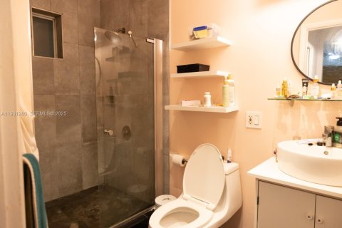 Снять в аренду коммерческую недвижимость в Майами, Флорида 1 спальня, 41.81м2, № 1990096 - фото 10