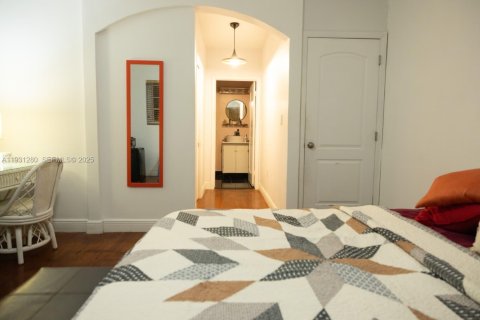 Снять в аренду коммерческую недвижимость в Майами, Флорида 1 спальня, 41.81м2, № 1990096 - фото 4