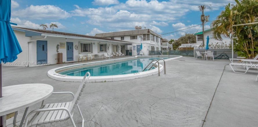 Condo in Lake Worth, Florida, 2 bedrooms  № 2007987