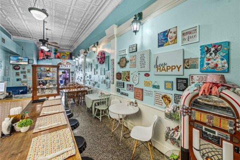 Купить коммерческую недвижимость в Бартоу, Флорида 546.27м2, № 1780337 - фото 7
