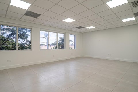 Commercial property in Miami, Florida № 1861940 - photo 28