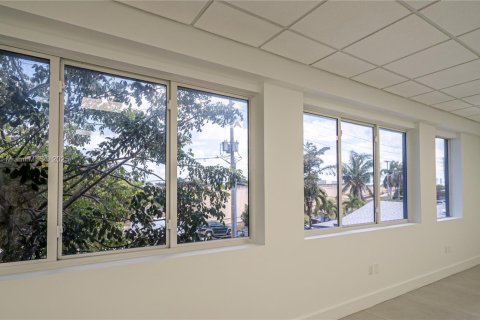Commercial property in Miami, Florida № 1861940 - photo 27
