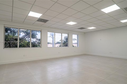 Commercial property in Miami, Florida № 1861940 - photo 26