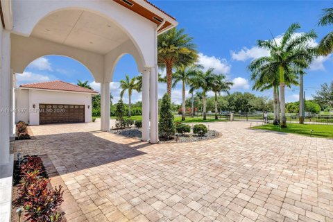 Villa ou maison à vendre à Southwest Ranches, Floride: 8 chambres, 740.06 m2 № 1999101 - photo 5