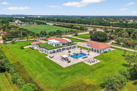 Villa ou maison à vendre à Southwest Ranches, Floride: 8 chambres, 740.06 m2 № 1999101 - photo 7