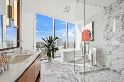 Купить кондоминиум в Майами, Флорида 3 спальни, 180.79м2, № 2145764 - фото 30