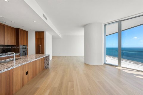 Купить кондоминиум в Майами, Флорида 3 спальни, 180.79м2, № 2145764 - фото 17