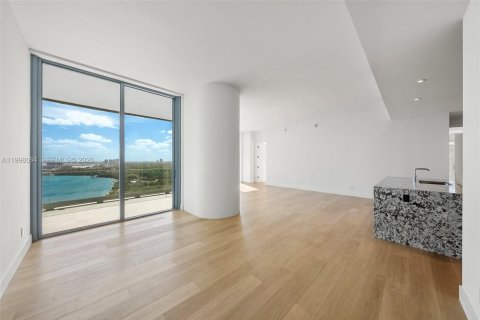 Купить кондоминиум в Майами, Флорида 3 спальни, 180.79м2, № 2145764 - фото 13