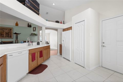 House in Riverview, Florida 4 bedrooms, 218.32 sq.m. № 1910168 - photo 8