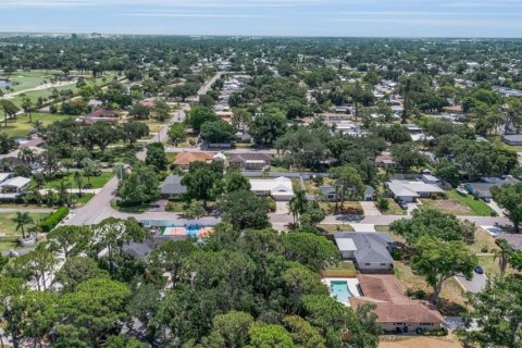 Купить виллу или дом в Брейдентон, Флорида 6 комнат, 158.49м2, № 2151612 - фото 8