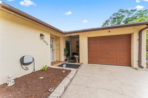 House in Tampa, Florida 4 bedrooms, 182.09 sq.m. № 1826279 - photo 3