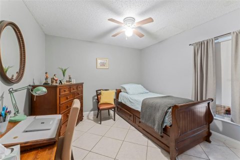 House in Tampa, Florida 4 bedrooms, 182.09 sq.m. № 1826279 - photo 13