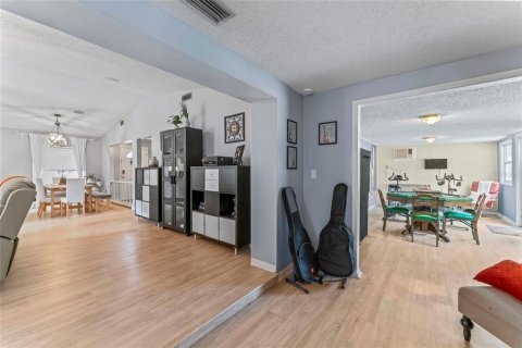 House in Tampa, Florida 4 bedrooms, 182.09 sq.m. № 1826279 - photo 22