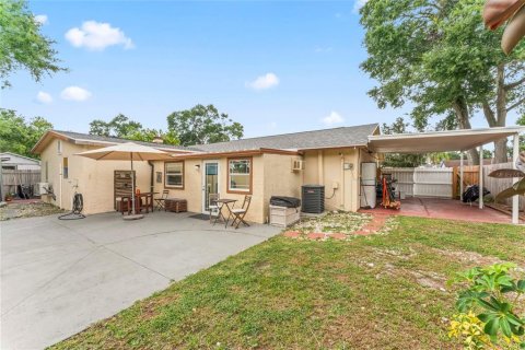 House in Tampa, Florida 4 bedrooms, 182.09 sq.m. № 1826279 - photo 4