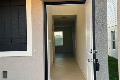 Villa ou maison à louer à Lake Wales, Floride: 4 chambres, 174.1 m2 № 2411586 - photo 4