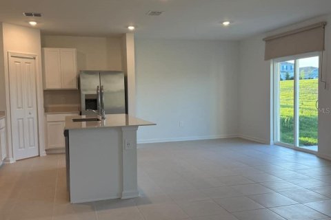 Villa ou maison à louer à Lake Wales, Floride: 4 chambres, 174.1 m2 № 2411586 - photo 5