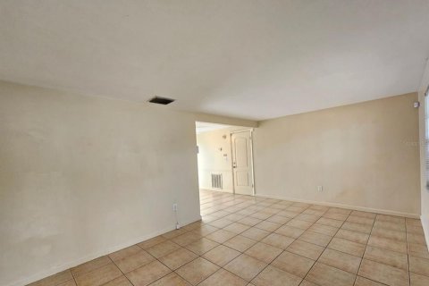 Villa ou maison à louer à New Port Richey, Floride: 2 chambres, 78.78 m2 № 2399541 - photo 4