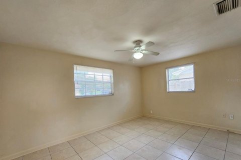 Villa ou maison à louer à New Port Richey, Floride: 2 chambres, 78.78 m2 № 2399541 - photo 11