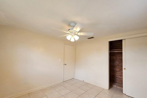 Villa ou maison à louer à New Port Richey, Floride: 2 chambres, 78.78 m2 № 2399541 - photo 9