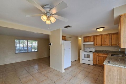 Villa ou maison à louer à New Port Richey, Floride: 2 chambres, 78.78 m2 № 2399541 - photo 7