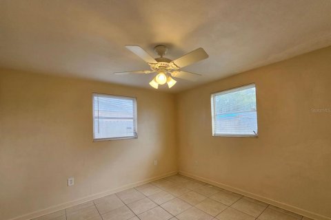 Villa ou maison à louer à New Port Richey, Floride: 2 chambres, 78.78 m2 № 2399541 - photo 12
