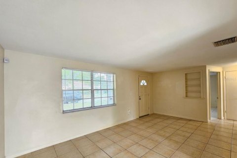 Villa ou maison à louer à New Port Richey, Floride: 2 chambres, 78.78 m2 № 2399541 - photo 3