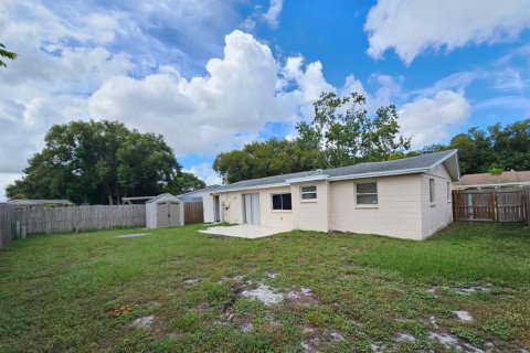 Villa ou maison à louer à New Port Richey, Floride: 2 chambres, 78.78 m2 № 2399541 - photo 15