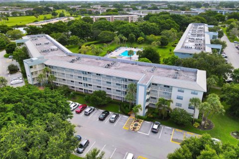 Condo in Coconut Creek, Florida, 2 bedrooms  № 1783621 - photo 27