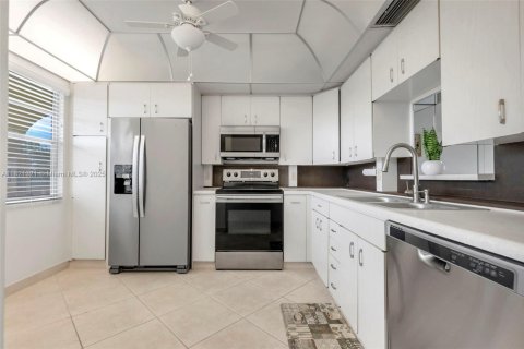 Condo in Coconut Creek, Florida, 2 bedrooms  № 1783621 - photo 4