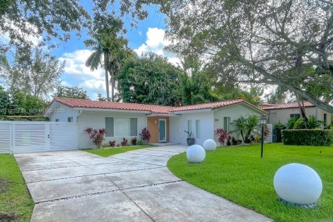 Casa en venta en El Portal, Florida, 4 dormitorios, 185.8 m2 № 1993851 - foto 2