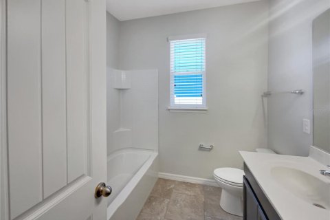 House in Eustis, Florida 4 bedrooms, 193.61 sq.m. № 1736615 - photo 9