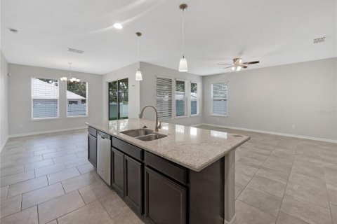 House in Eustis, Florida 4 bedrooms, 193.61 sq.m. № 1736615 - photo 22