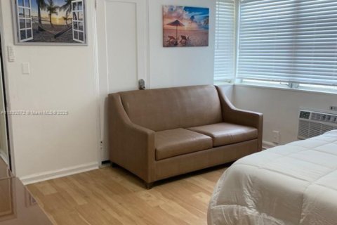 Appartement à louer à Miami Beach, Floride: 1 chambre, 46.45 m2 № 1946666 - photo 10