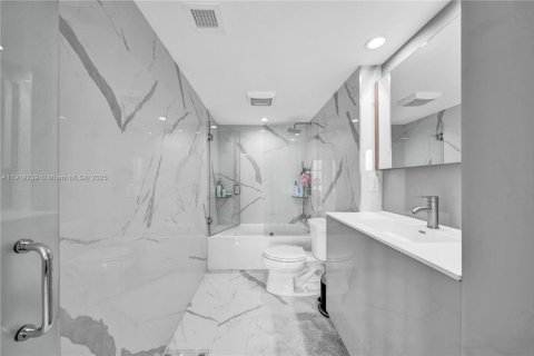 Купить кондоминиум в Авентура, Флорида 2 спальни, 105.72м2, № 1974411 - фото 21