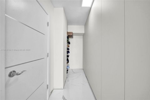 Купить кондоминиум в Авентура, Флорида 2 спальни, 105.72м2, № 1974411 - фото 18