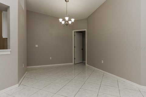 Villa ou maison à louer à Valrico, Floride: 4 chambres, 141.49 m2 № 2419640 - photo 4