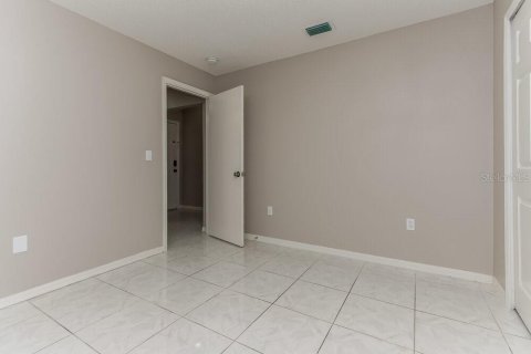 Villa ou maison à louer à Valrico, Floride: 4 chambres, 141.49 m2 № 2419640 - photo 11