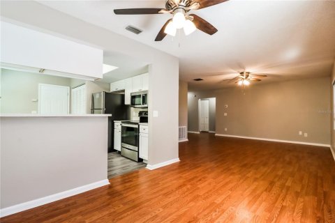 Casa en alquiler en Valrico, Florida, 3 dormitorios, 115.57 m2 № 1851643 - foto 5
