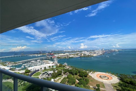 Condo in Miami, Florida, 2 bedrooms  № 2052871