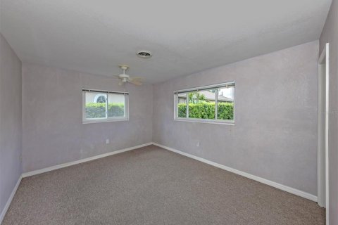 House in Venice, Florida 3 bedrooms, 135.27 sq.m. № 2391401 - photo 20