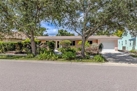 House in Venice, Florida 3 bedrooms, 135.27 sq.m. № 2391401