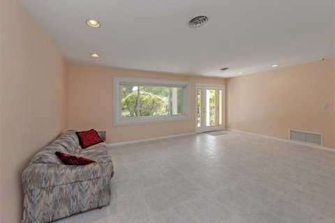 House in Venice, Florida 3 bedrooms, 135.27 sq.m. № 2391401 - photo 10